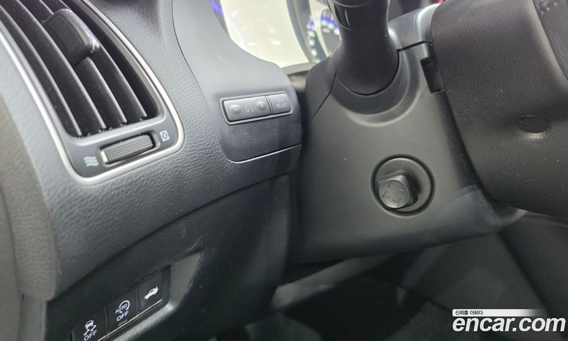 Infiniti Q50 фото 19