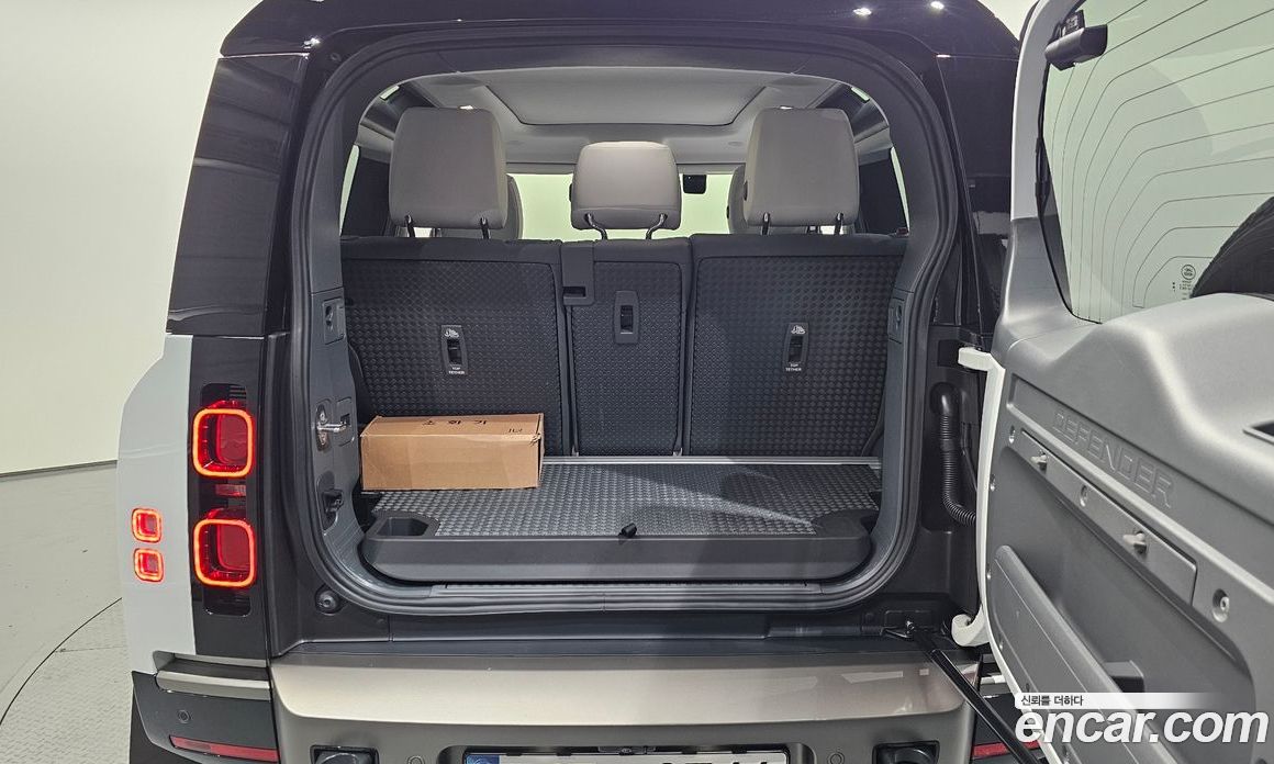 Land Rover Defender (L663) фото 10