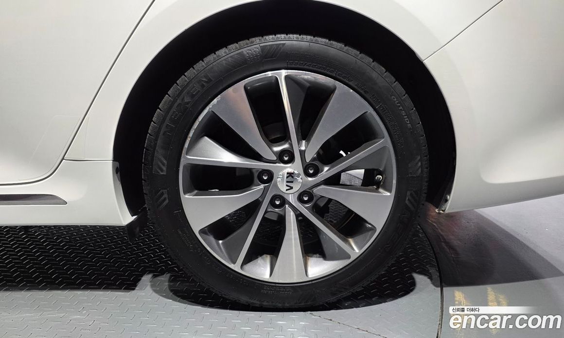 Kia K5 2nd Gen фото 21