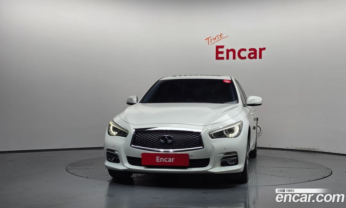 Infiniti Q50 фото 3