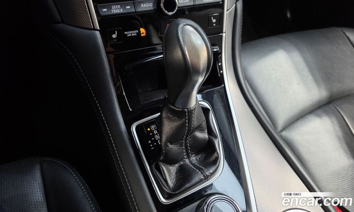 Infiniti Q50 фото 9