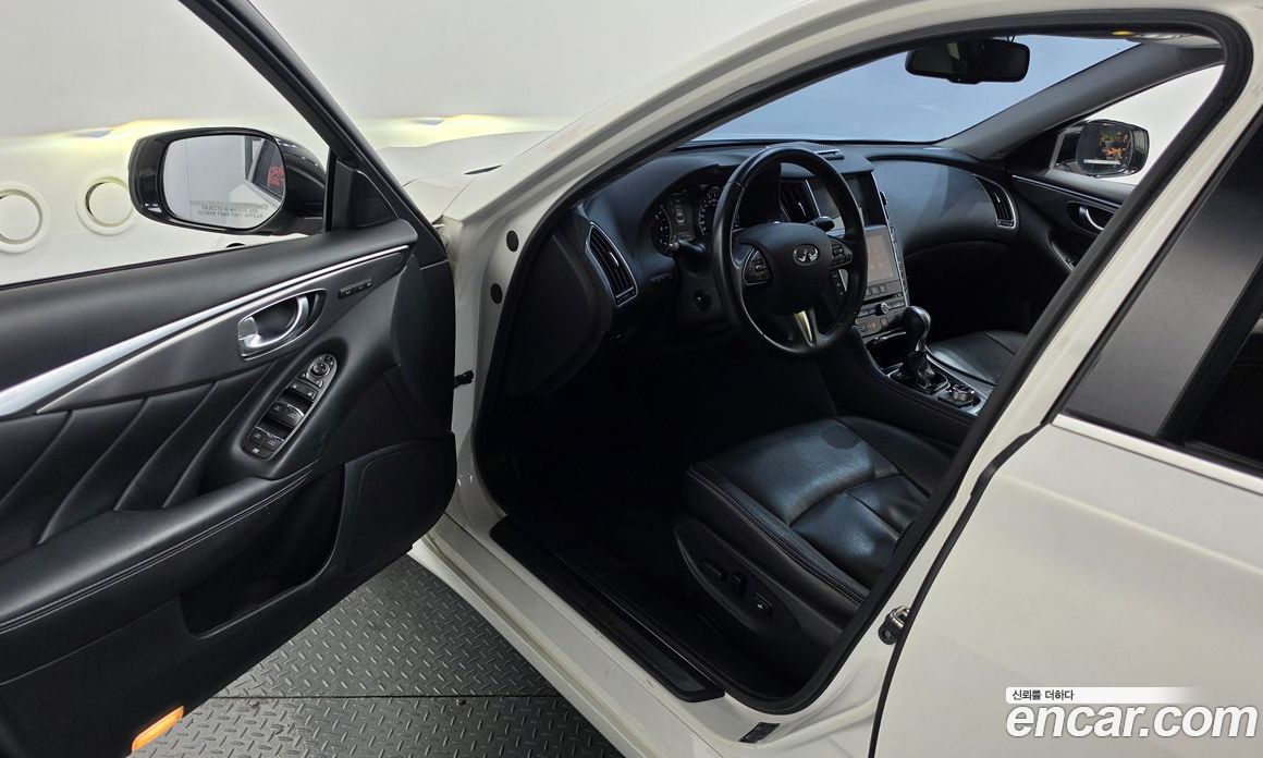 Infiniti Q50 фото 10