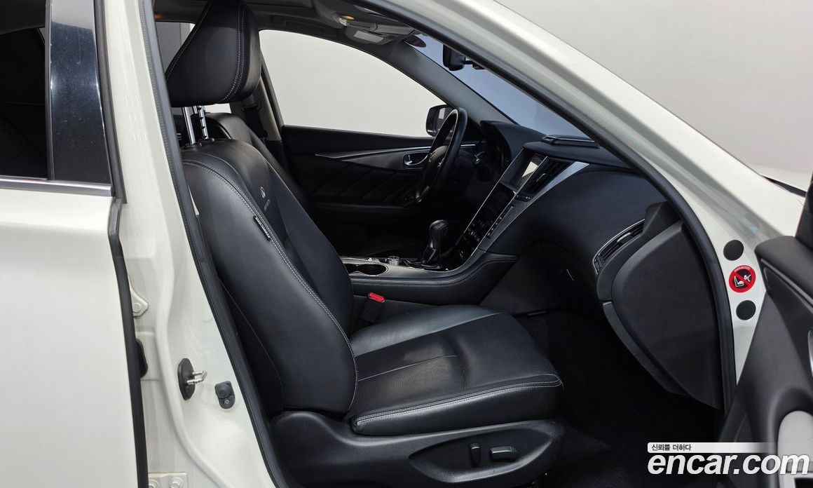 Infiniti Q50 фото 11