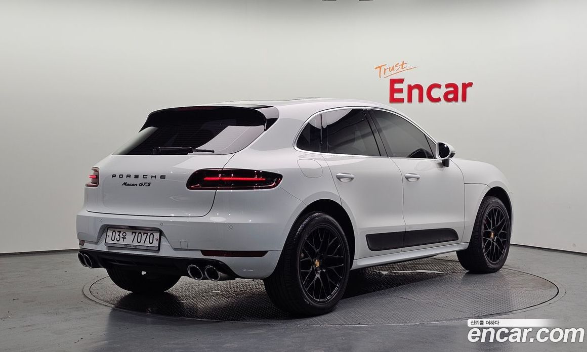 Porsche Macan фото 2