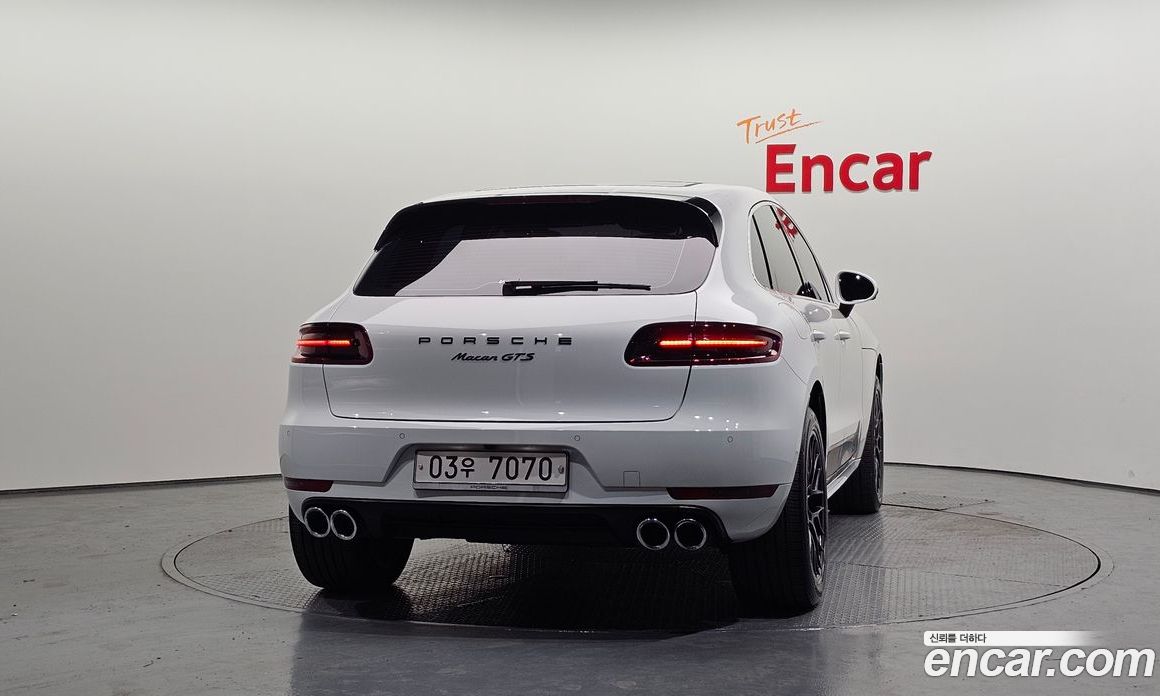 Porsche Macan фото 4