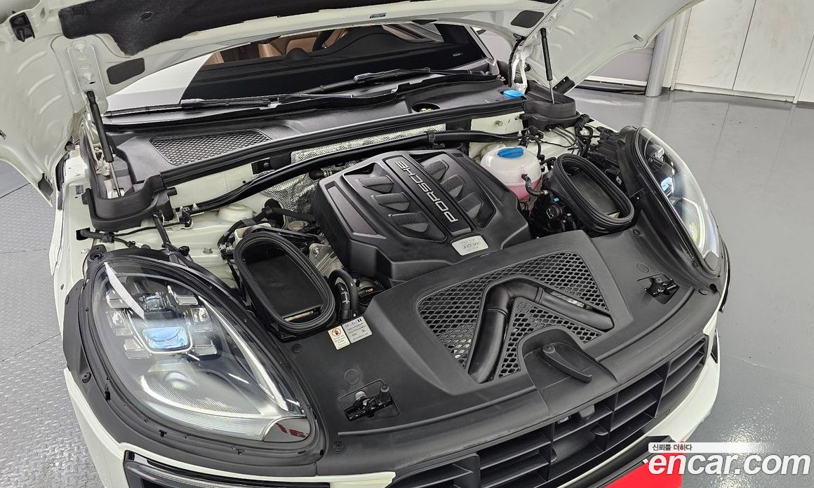 Porsche Macan фото 6