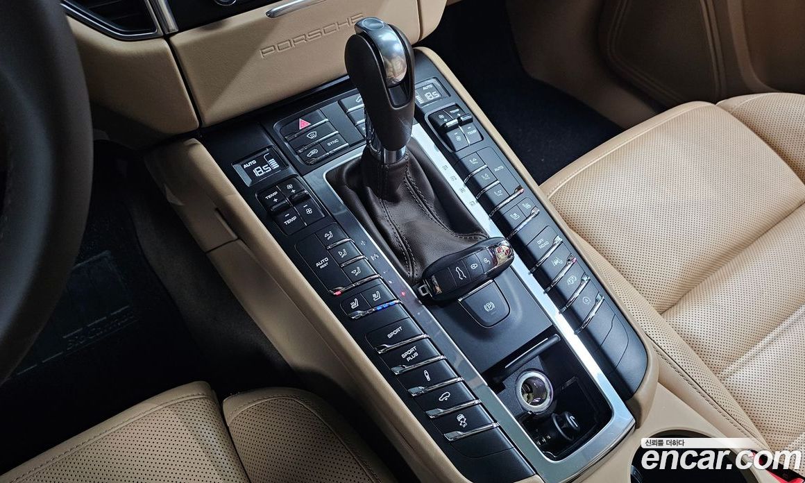Porsche Macan фото 9