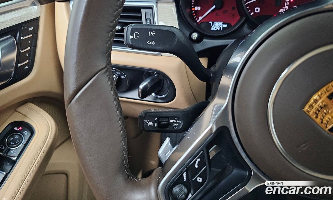 Porsche Macan фото 14