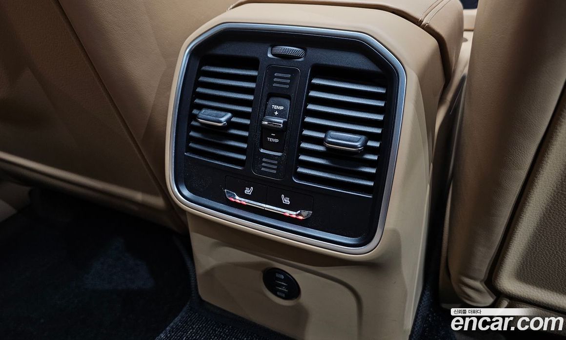 Porsche Macan фото 18