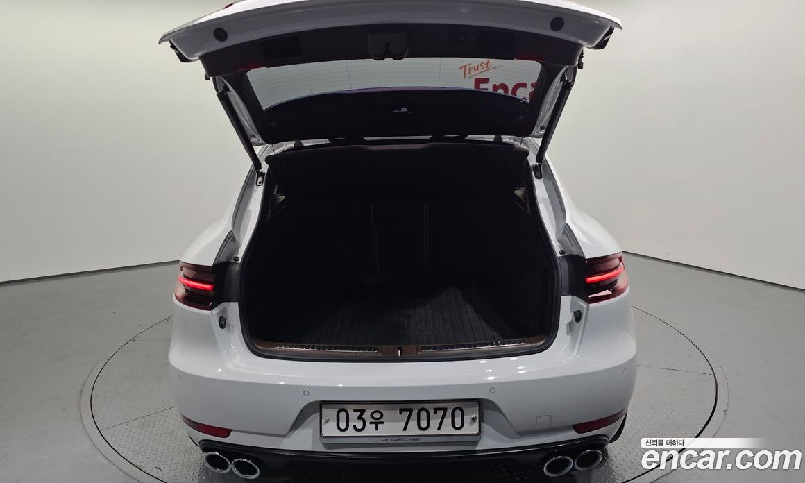 Porsche Macan фото 20