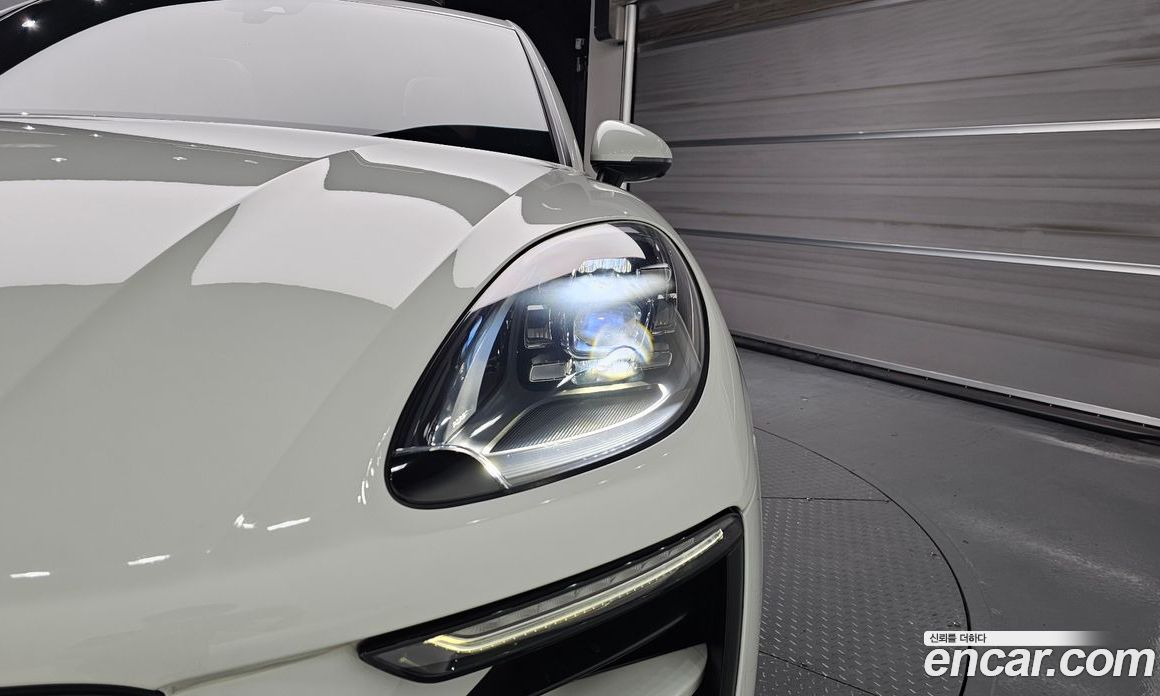 Porsche Macan фото 22