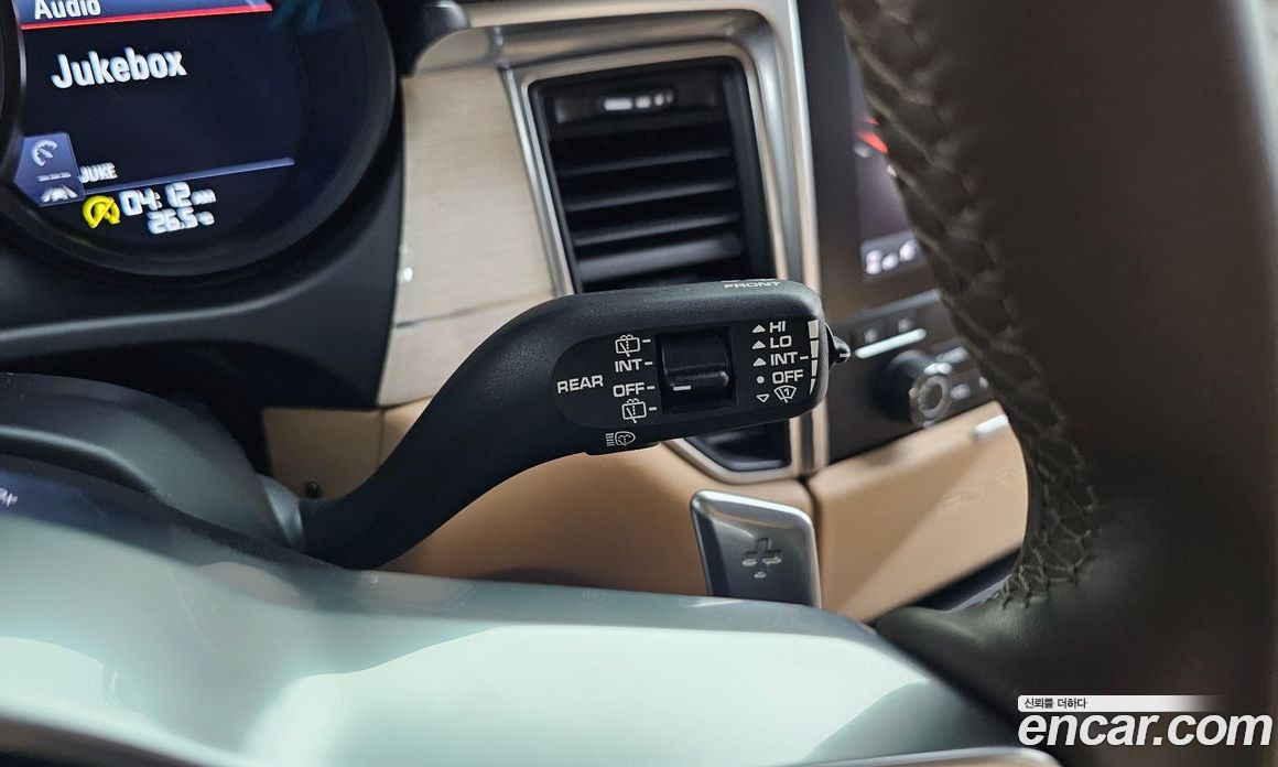 Porsche Macan фото 28