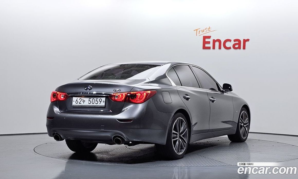 Infiniti Q50 фото 2