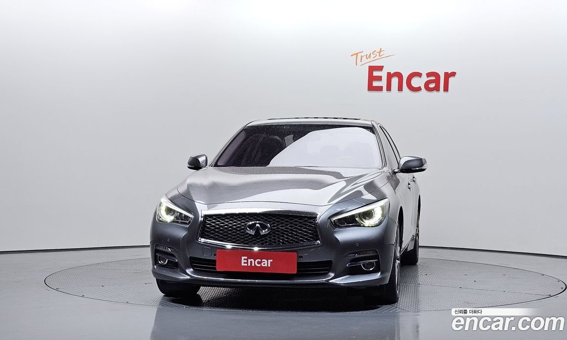 Infiniti Q50 фото 3