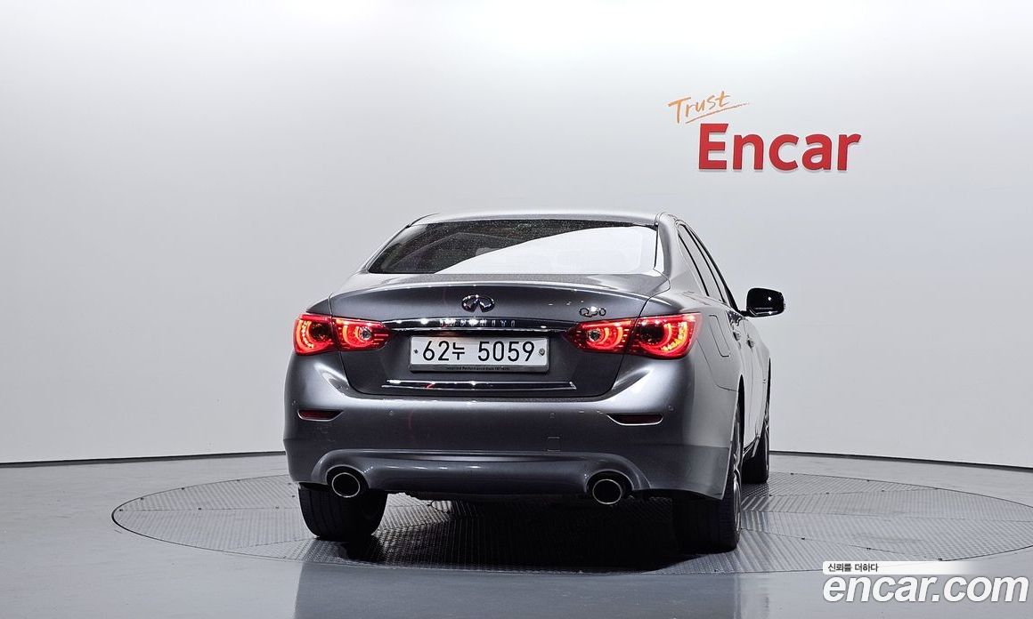 Infiniti Q50 фото 4