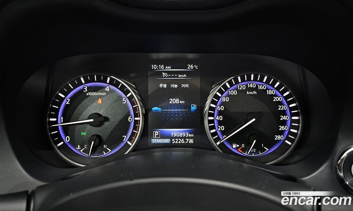 Infiniti Q50 фото 8