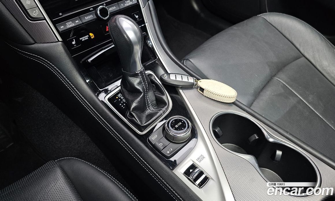Infiniti Q50 фото 9