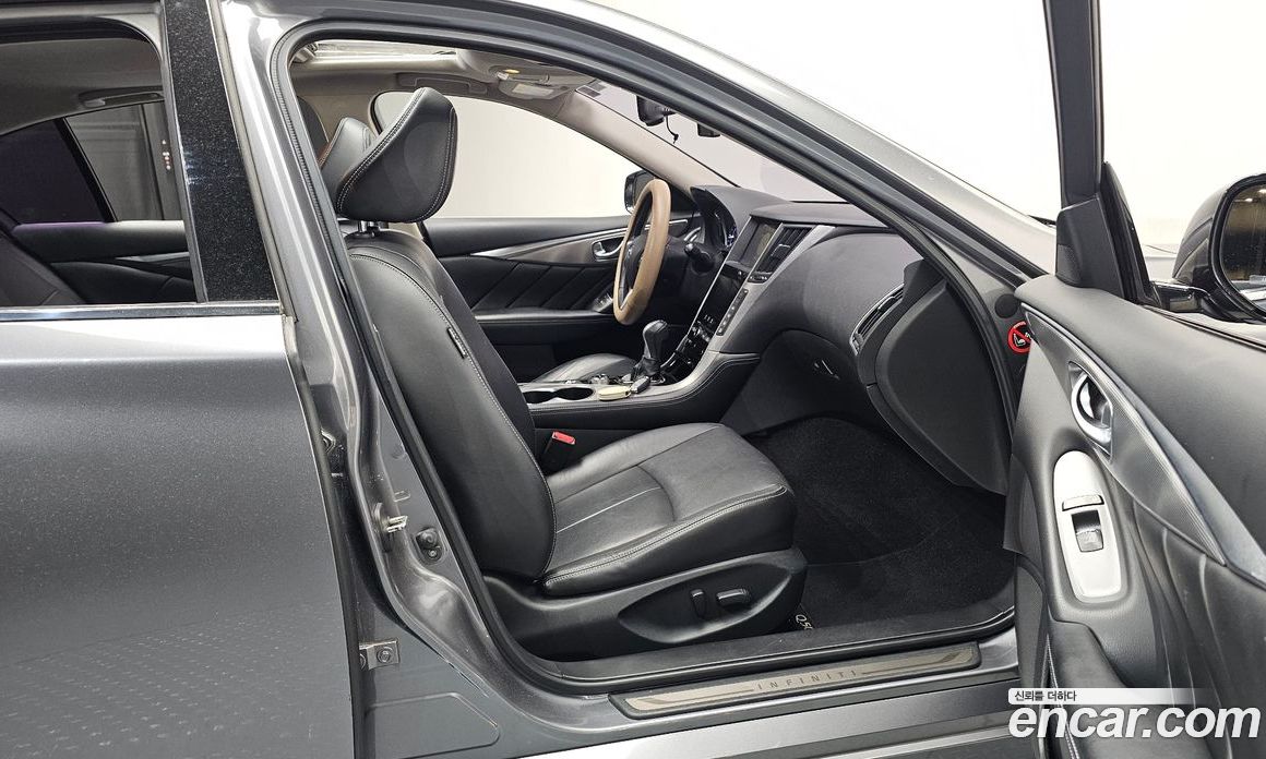 Infiniti Q50 фото 11