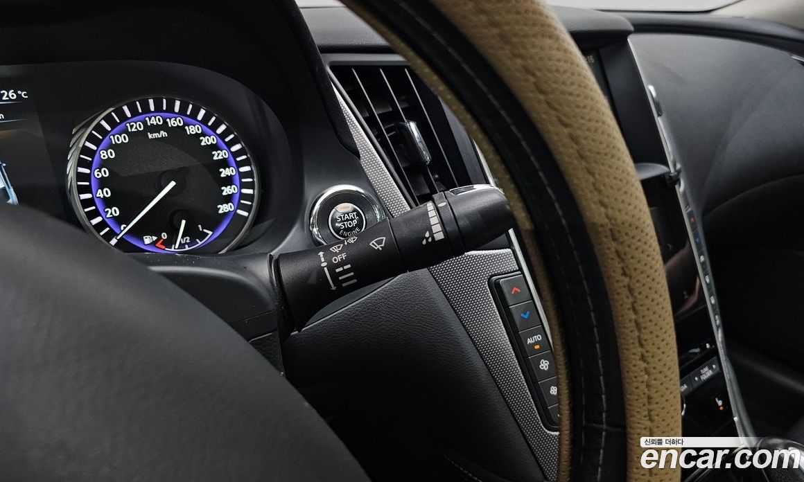 Infiniti Q50 фото 17