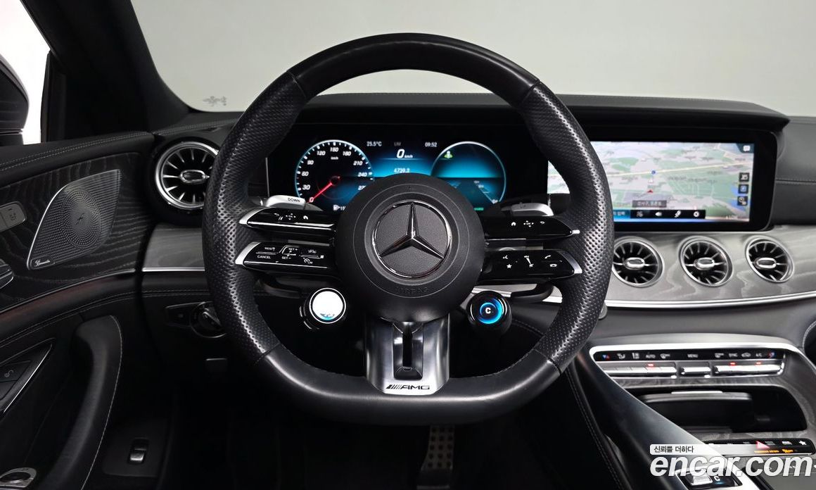 Mercedes-Benz AMG GT фото 11