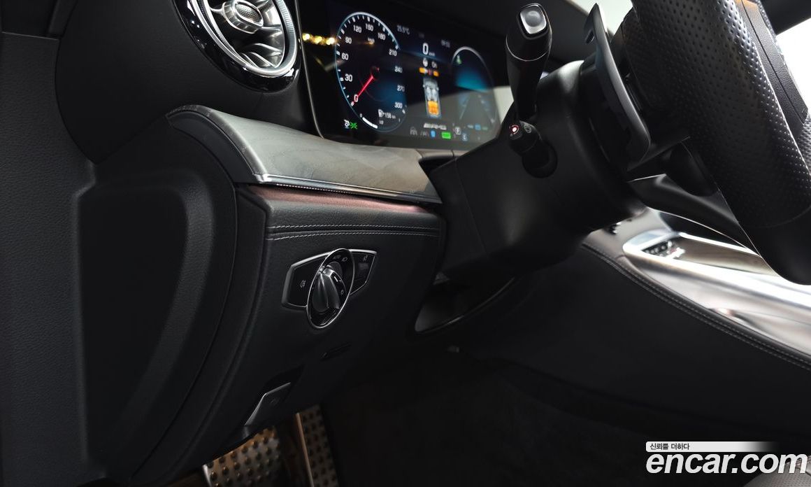 Mercedes-Benz AMG GT фото 28