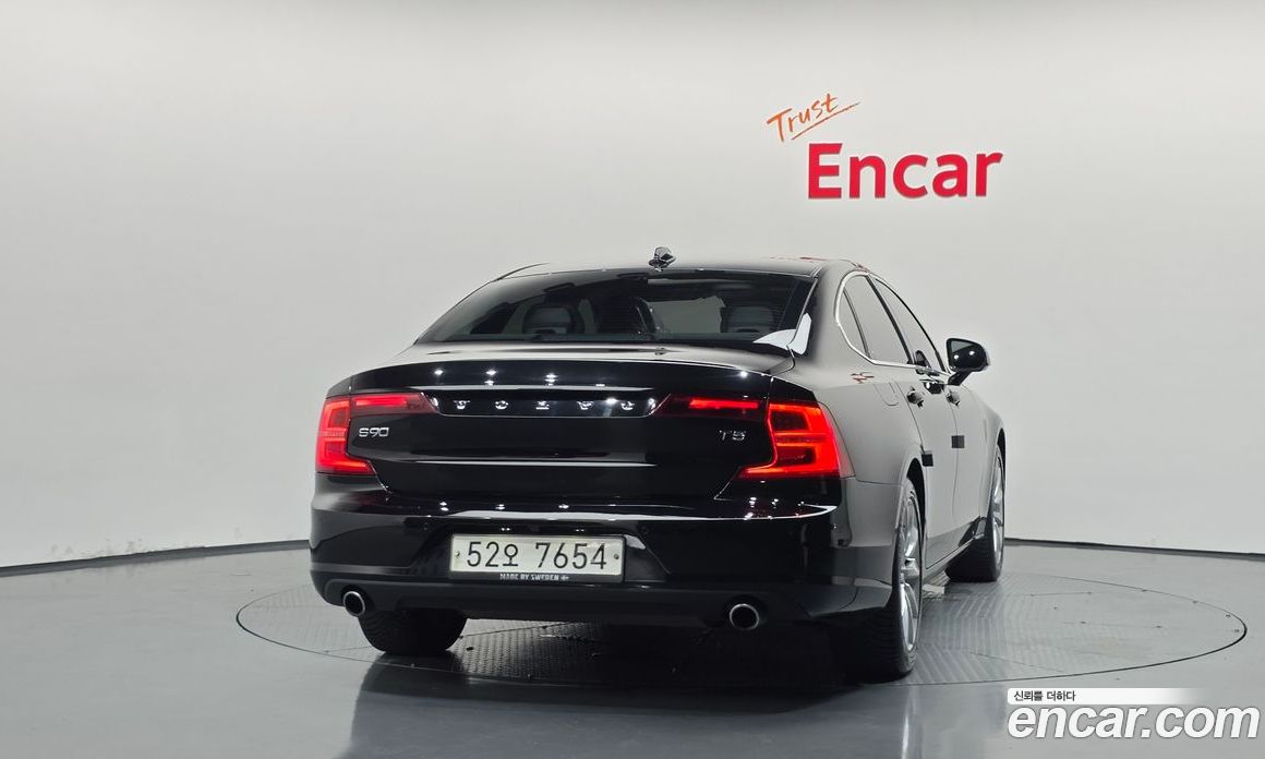 Volvo S90 фото 4