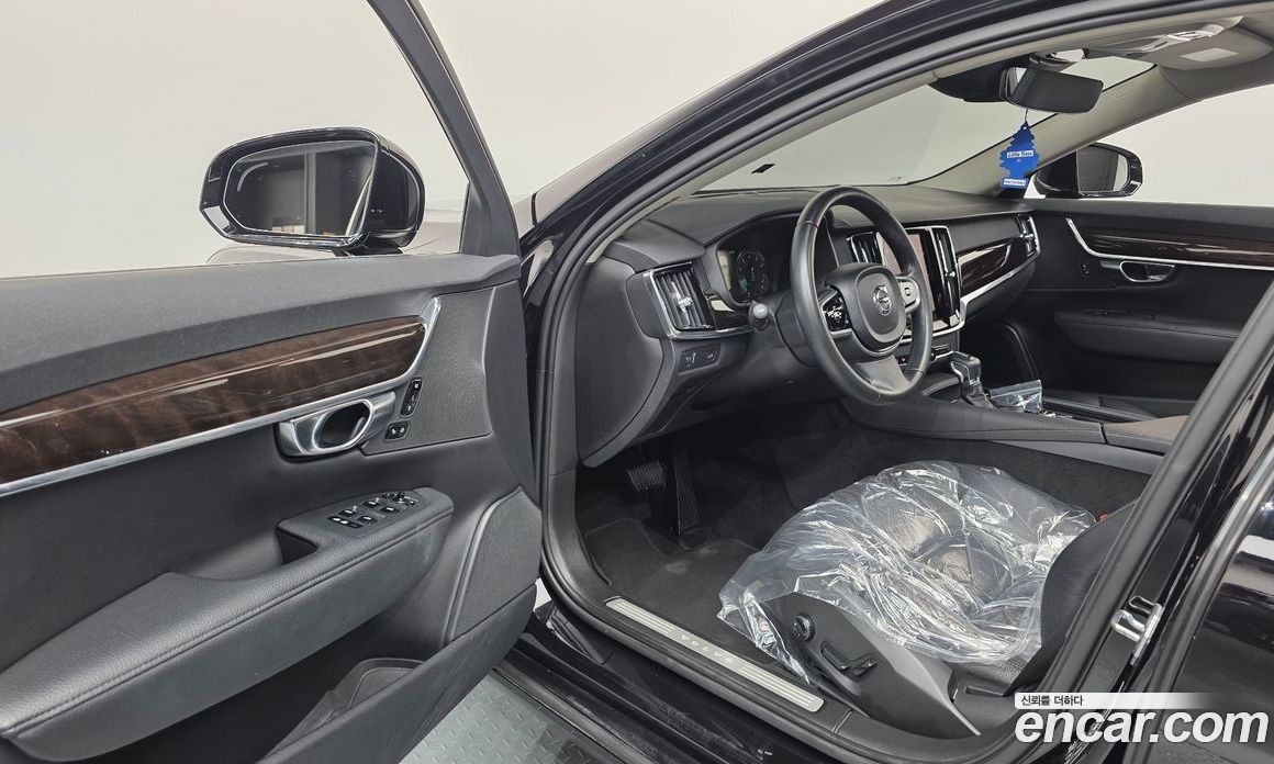 Volvo S90 фото 10