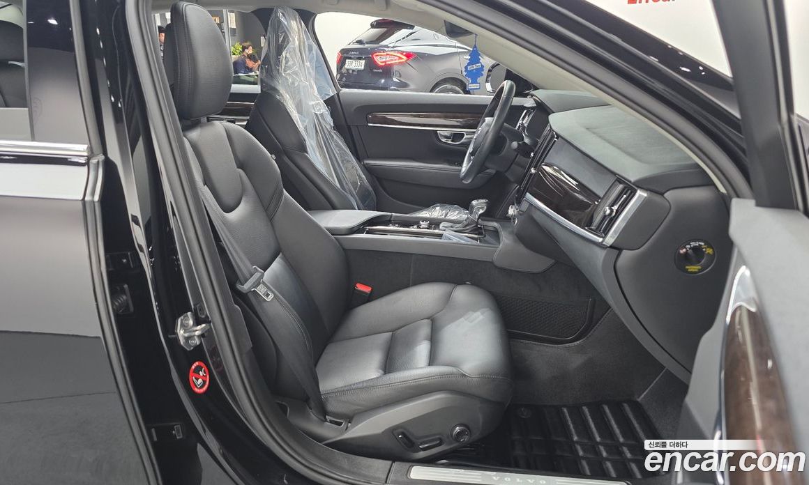 Volvo S90 фото 11
