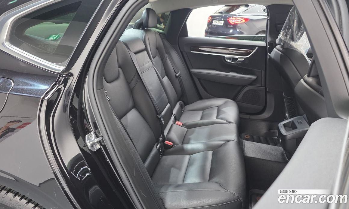 Volvo S90 фото 12