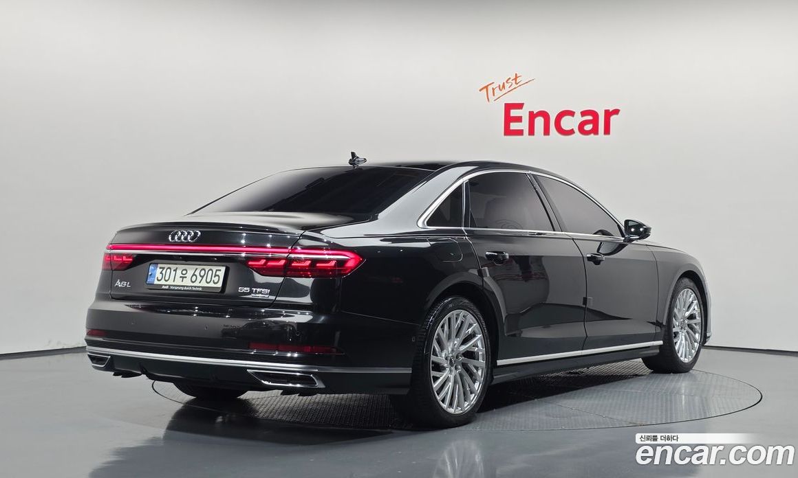 Audi A8 (D5) фото 2