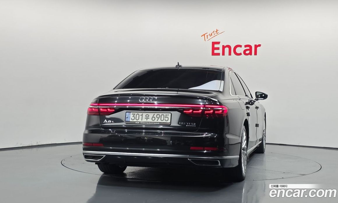 Audi A8 (D5) фото 4