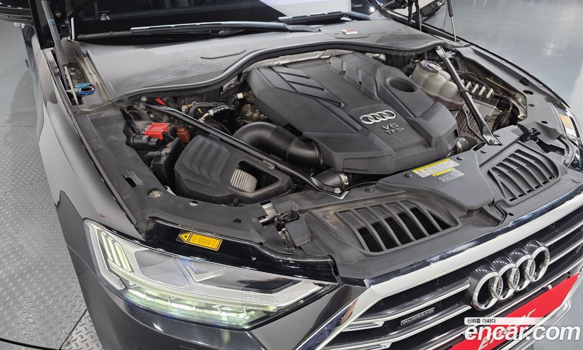 Audi A8 (D5) фото 6