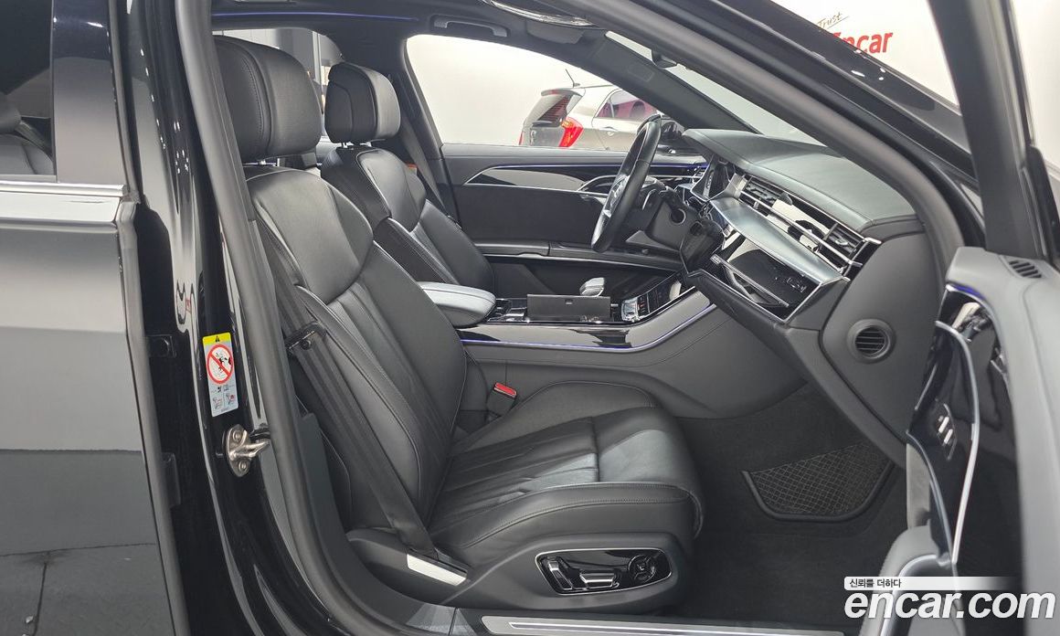 Audi A8 (D5) фото 11