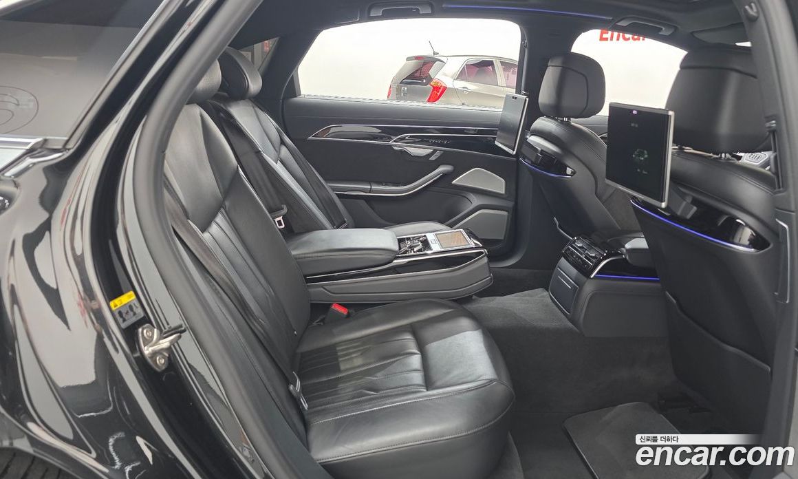 Audi A8 (D5) фото 12
