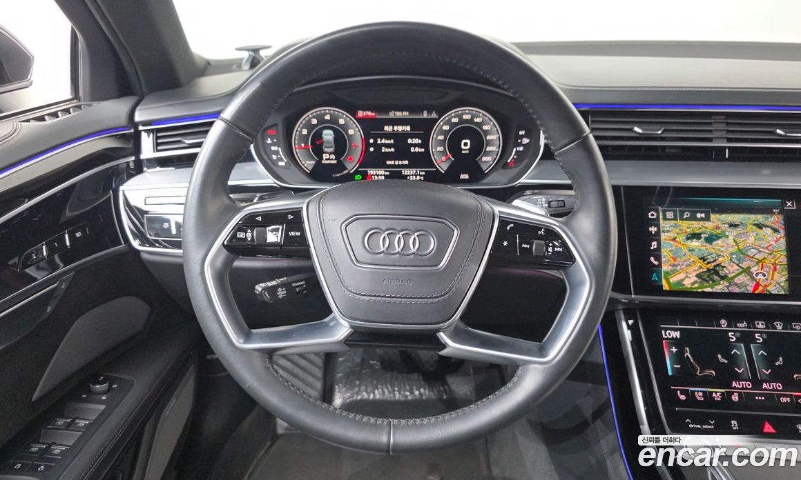 Audi A8 (D5) фото 13