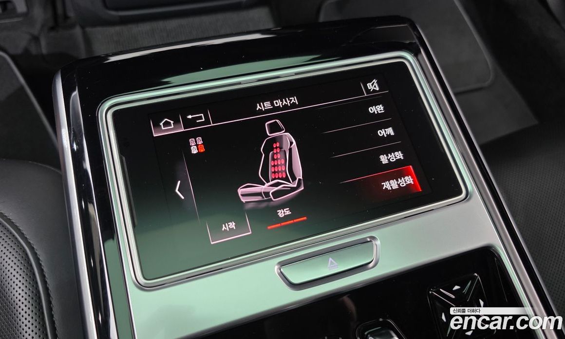 Audi A8 (D5) фото 18