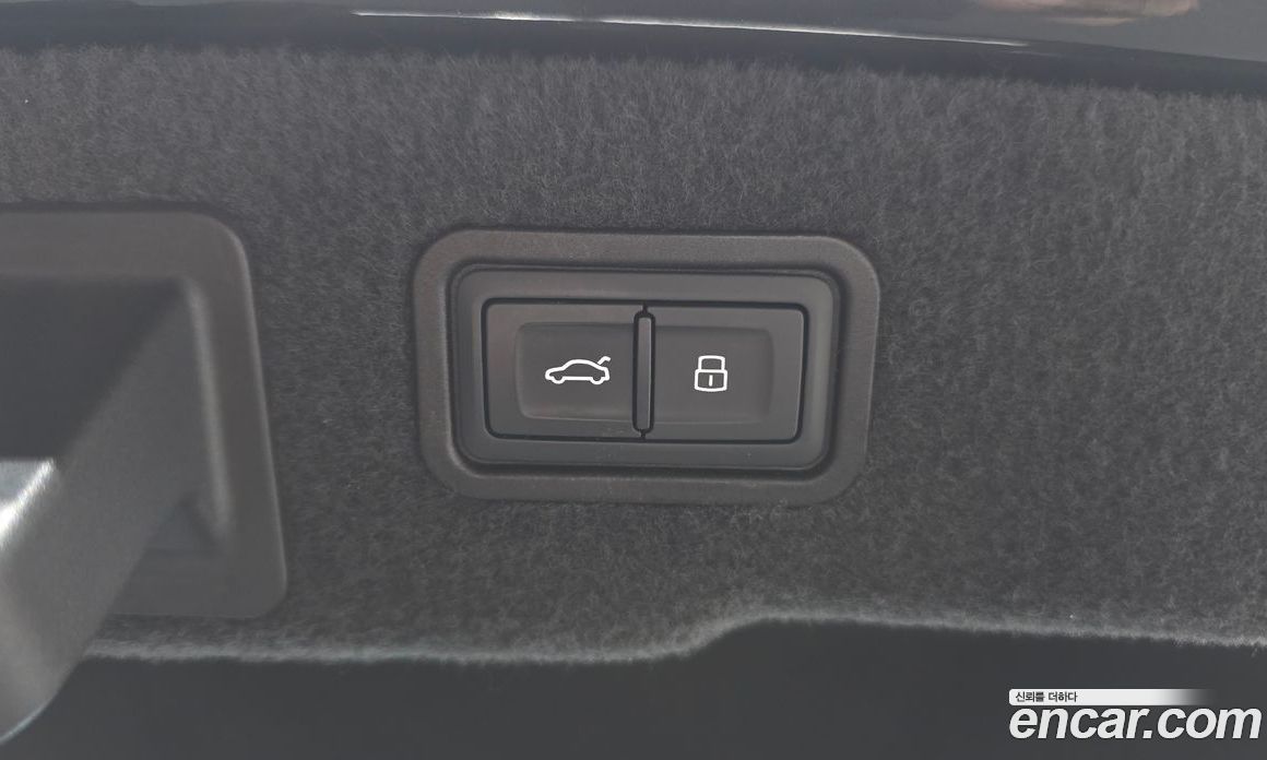 Audi A8 (D5) фото 20
