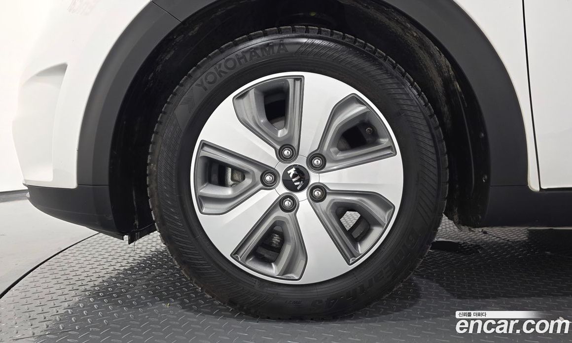 Kia Niro фото 5