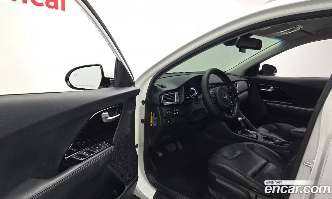 Kia Niro фото 10