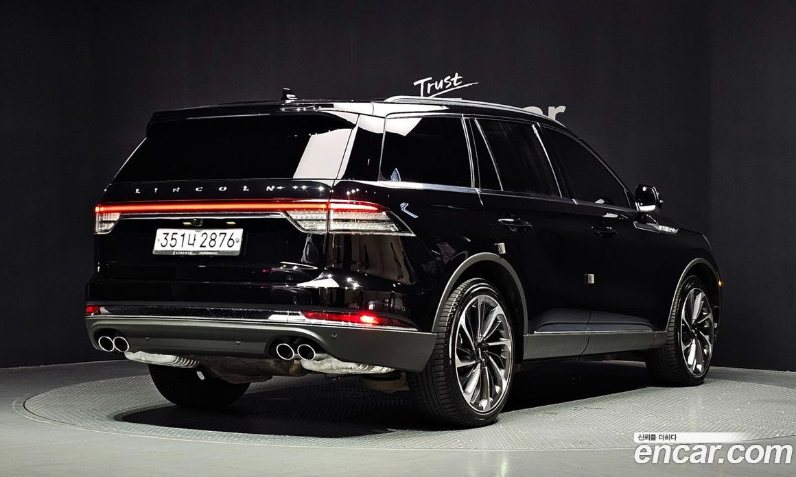 Lincoln Aviator 2nd Gen фото 2