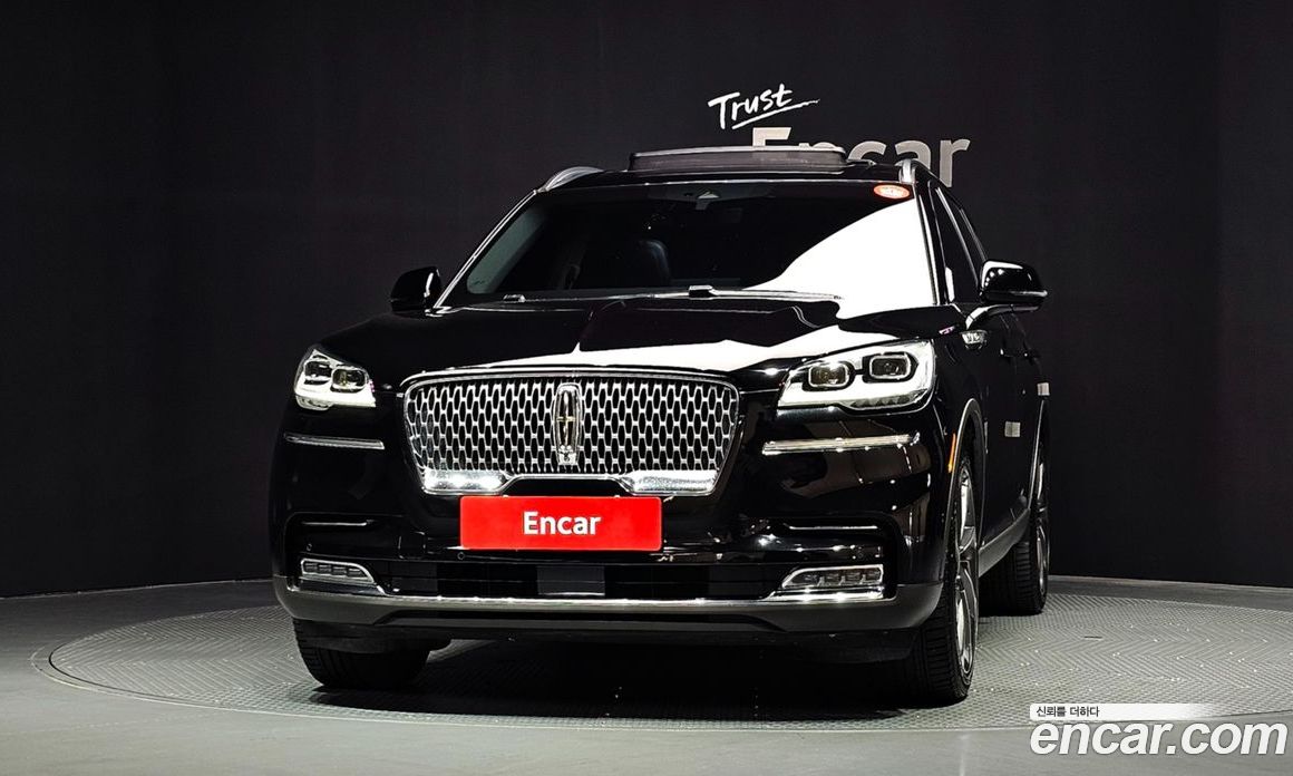 Lincoln Aviator 2nd Gen фото 3