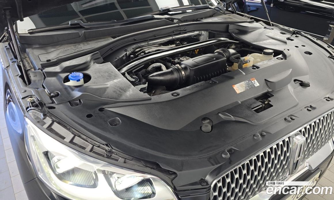 Lincoln Aviator 2nd Gen фото 6