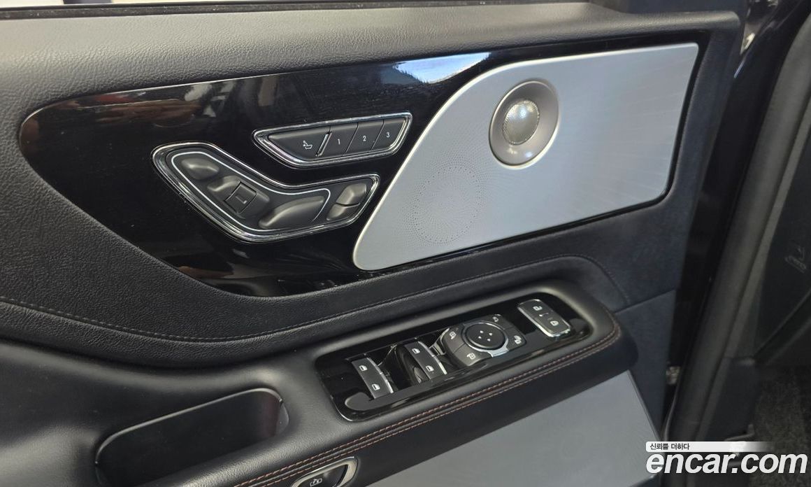Lincoln Aviator 2nd Gen фото 20