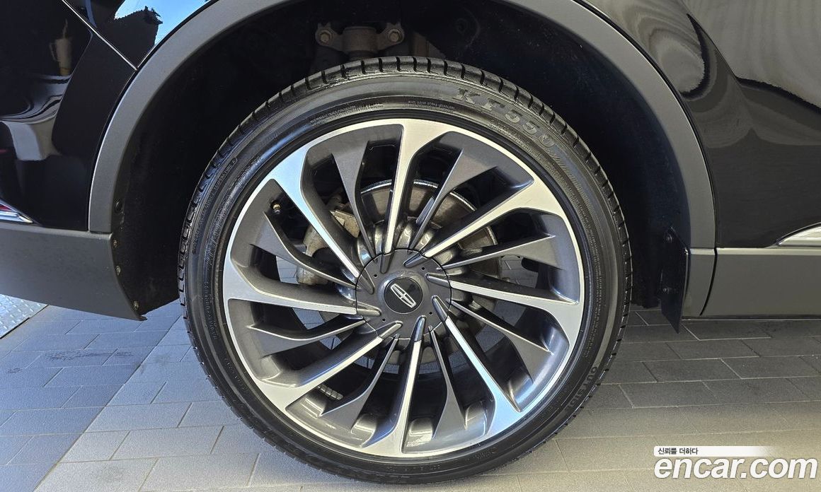 Lincoln Aviator 2nd Gen фото 21