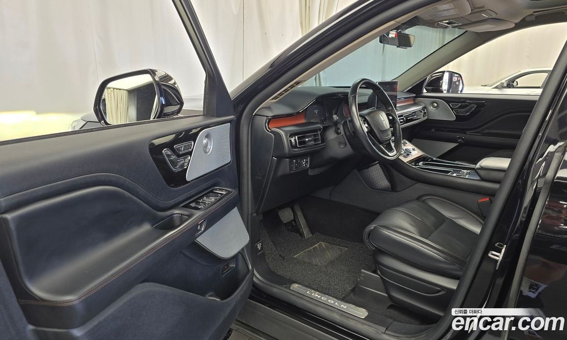 Lincoln Aviator 2nd Gen фото 26