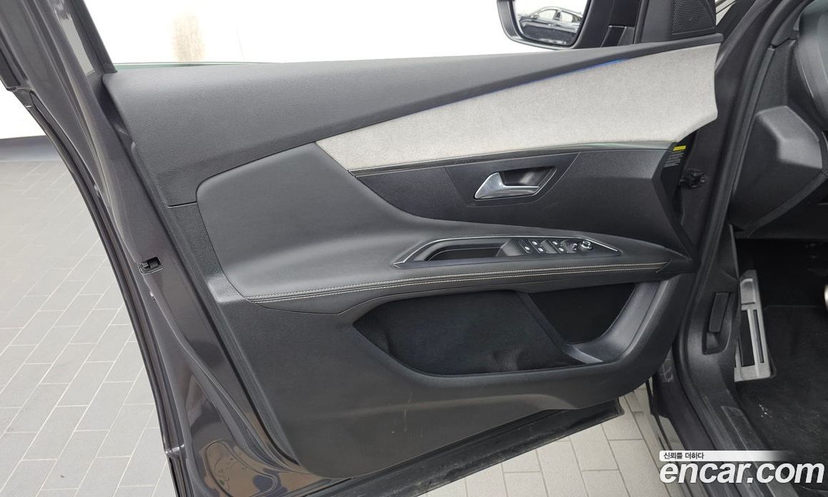 Peugeot 3008 2nd Gen фото 24
