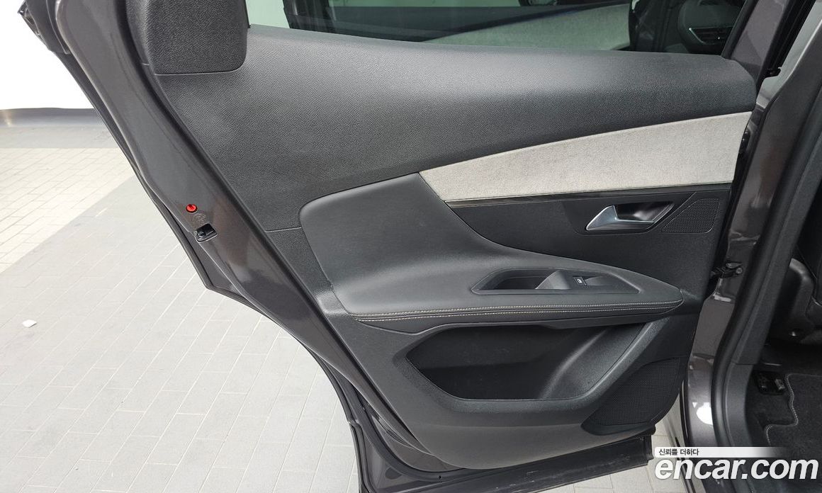 Peugeot 3008 2nd Gen фото 25