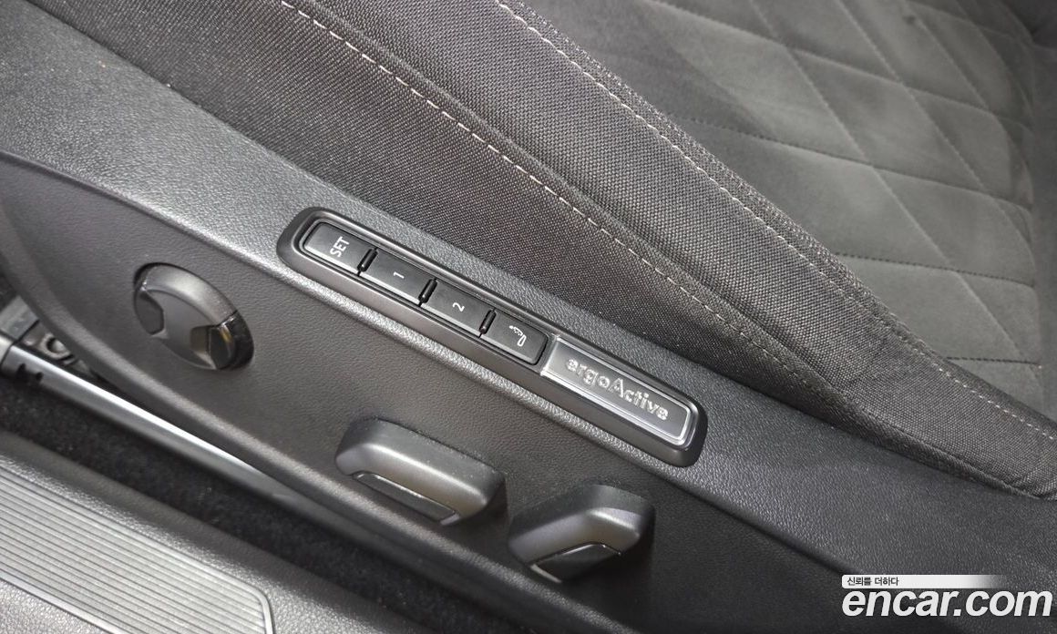 Volkswagen Golf 8th Gen фото 13