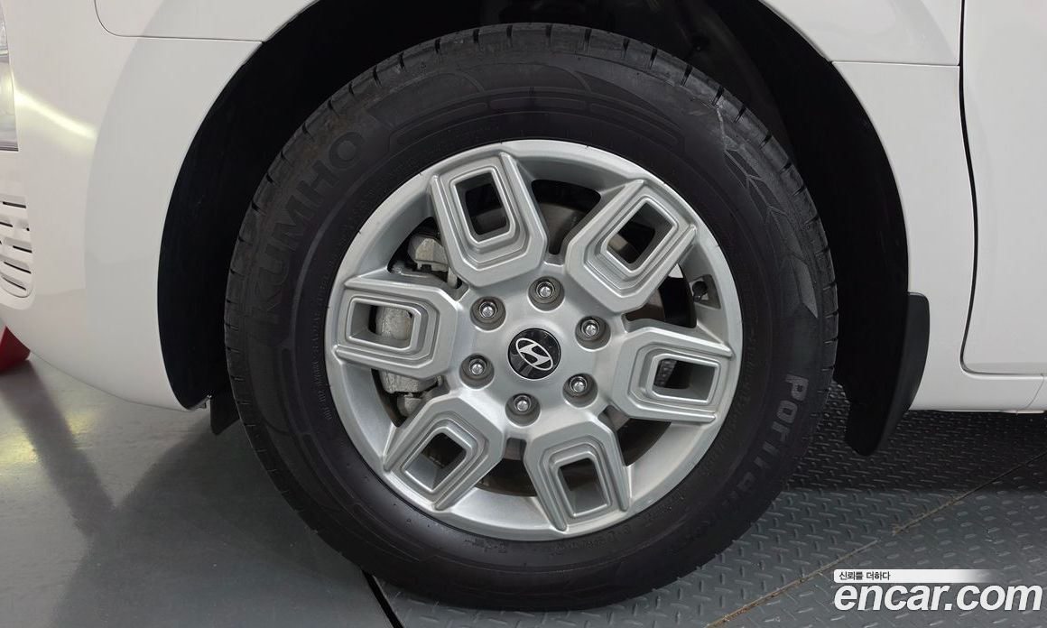 Hyundai Staria фото 4