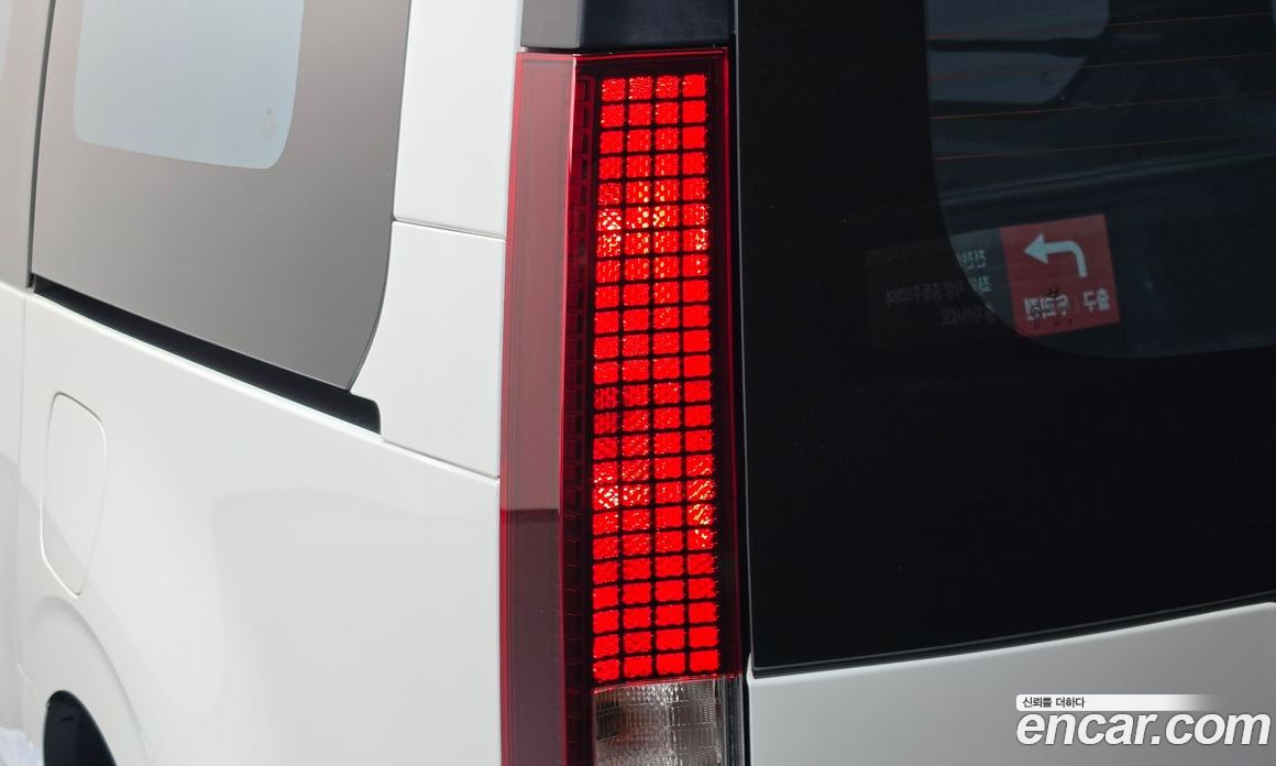 Hyundai Staria фото 23
